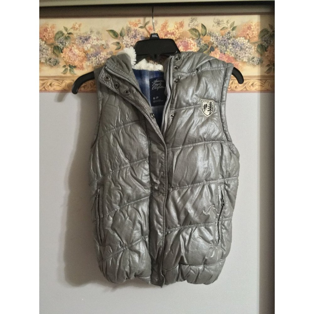 American Eagle Small Grey Puffer Faux Fur Outdoor Classic Casual Vest